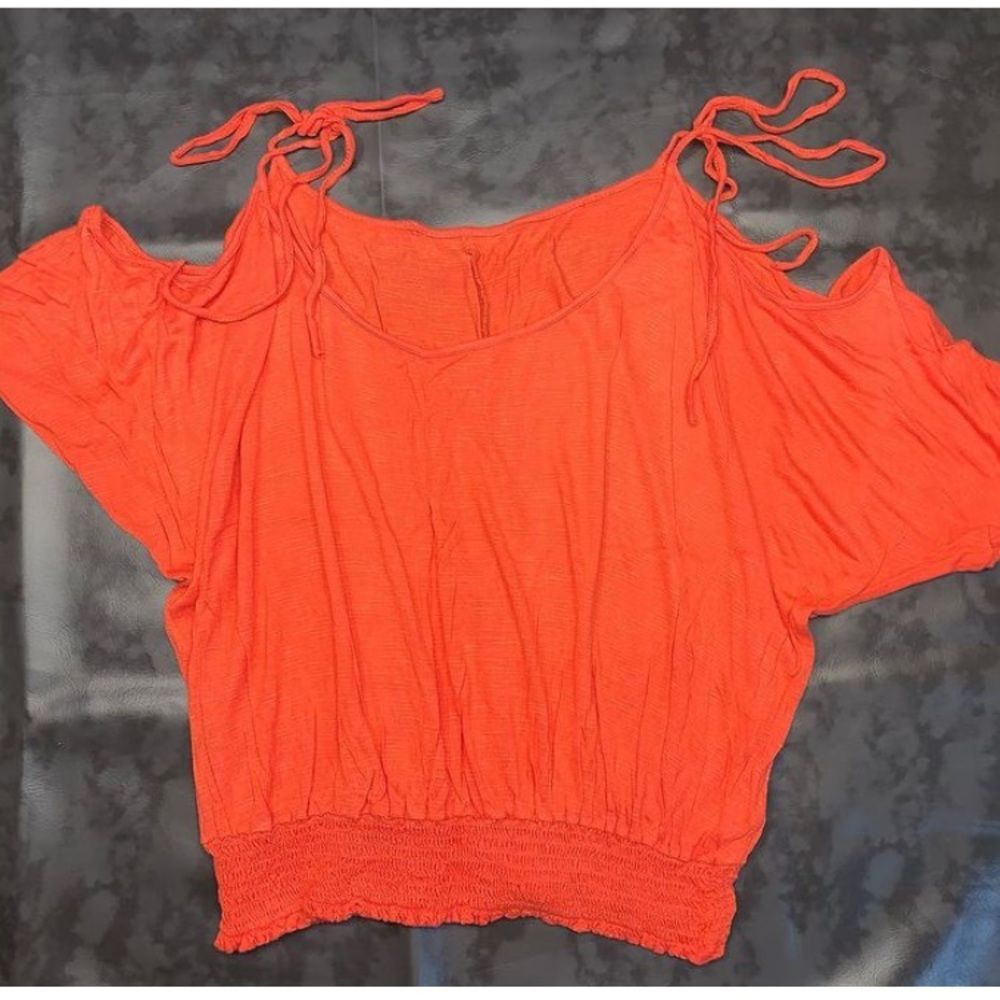 orange blouse